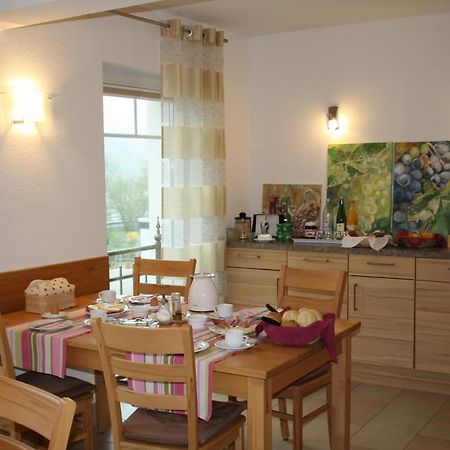 Hotel Weingut Goeres à Briedel Extérieur photo
