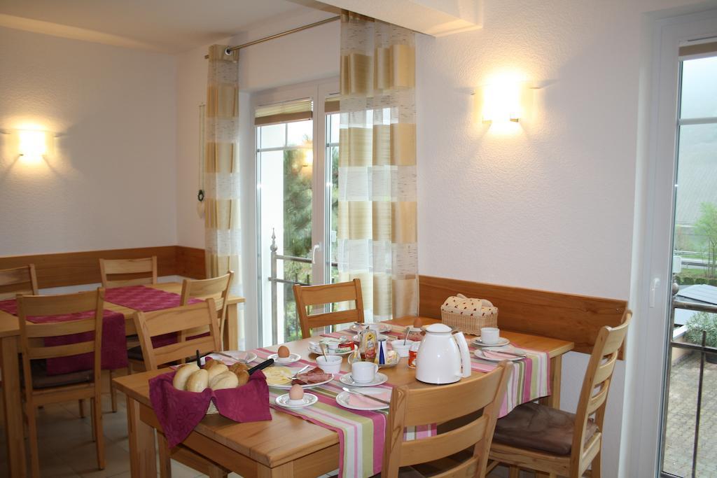 Hotel Weingut Goeres à Briedel Extérieur photo