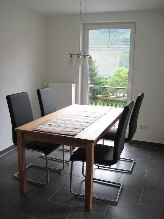 Hotel Weingut Goeres à Briedel Extérieur photo
