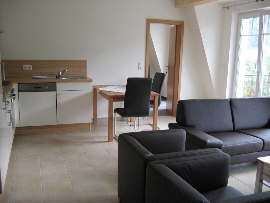 Hotel Weingut Goeres à Briedel Chambre photo