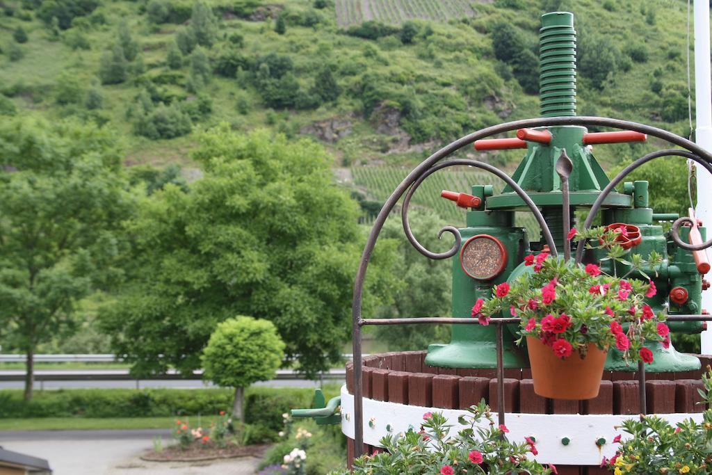 Hotel Weingut Goeres à Briedel Extérieur photo