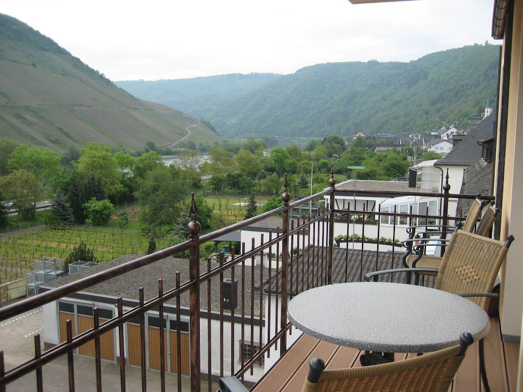 Hotel Weingut Goeres à Briedel Chambre photo