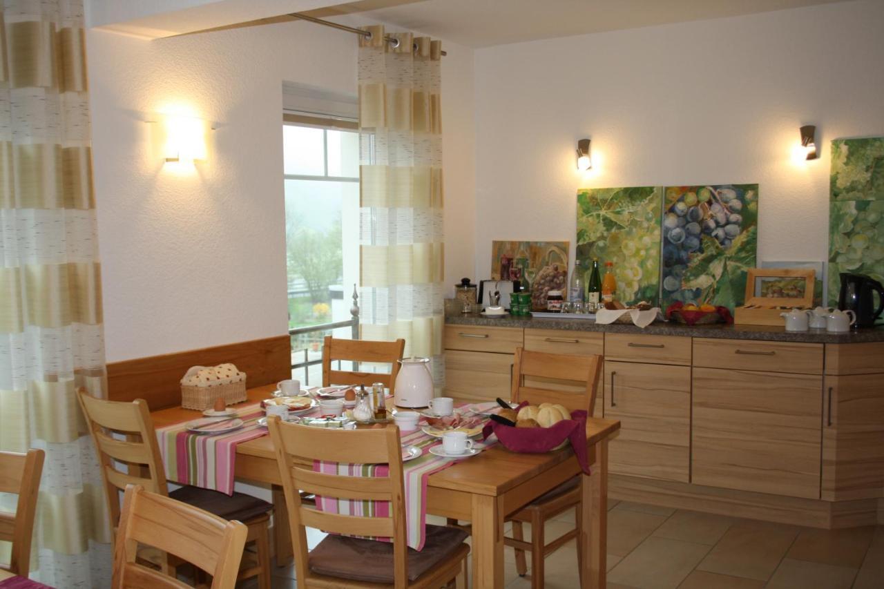 Hotel Weingut Goeres à Briedel Extérieur photo